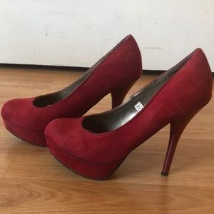 Faux suede red pumps